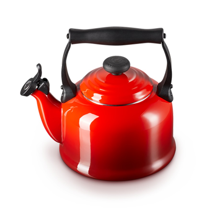 additioanl image for  Le Creuset Trad. Kettle Cerise 2.1 Litre 