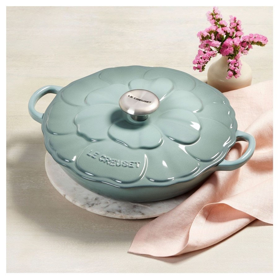 additioanl image for  Le Creuset Petal Low Cass. Sea Salt 26cm 