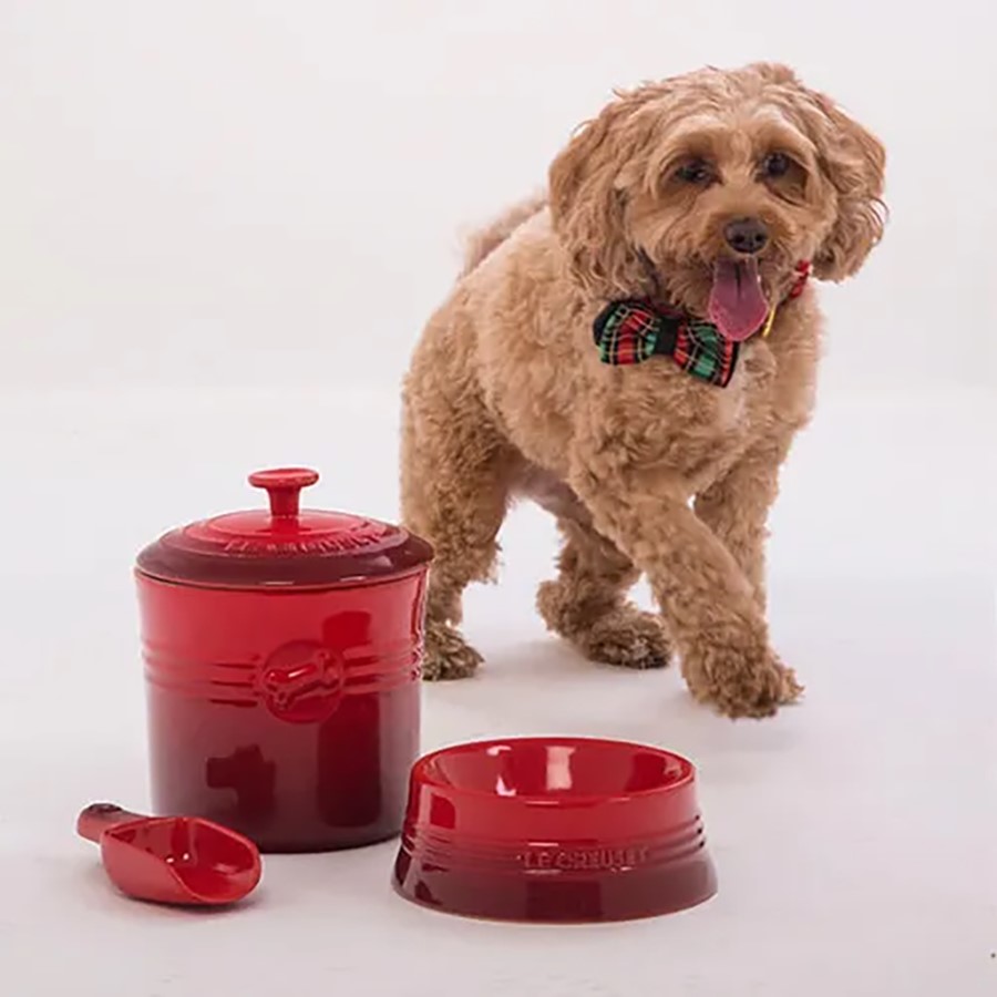 additioanl image for  Le Creuset Pet Bowl Medium Cerise 