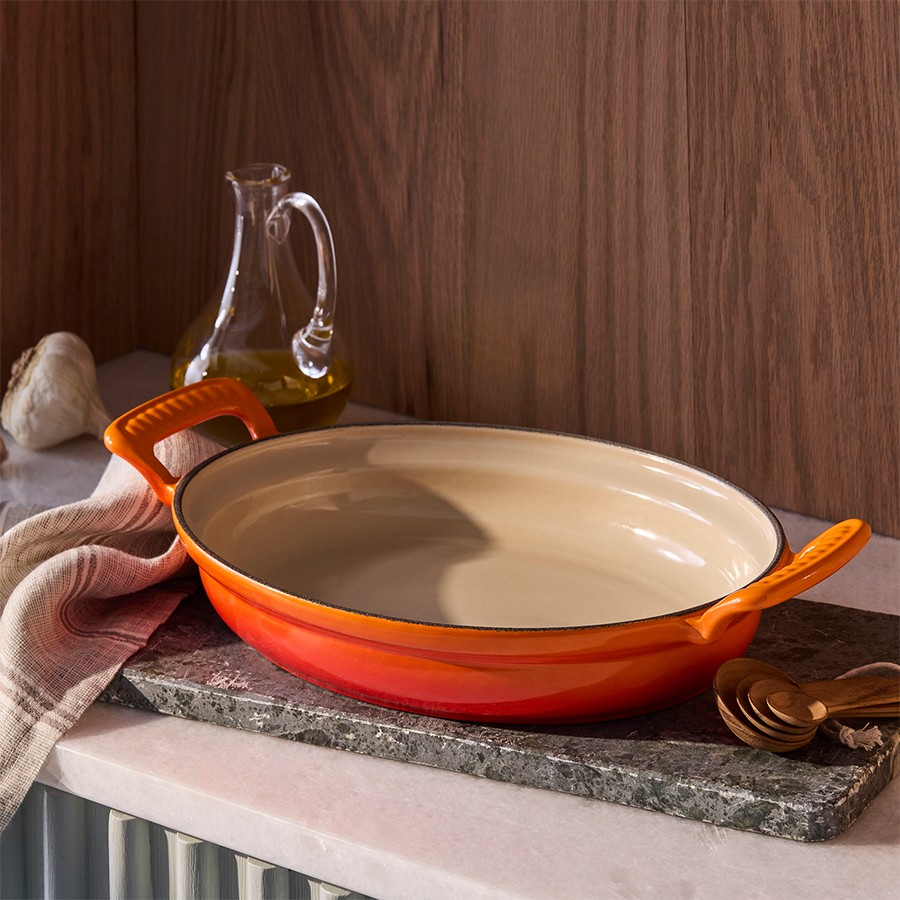 additioanl image for  Le Creuset MH Oval Dish Flame 28 cm 