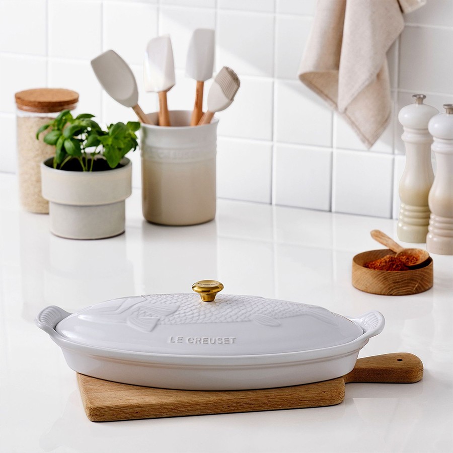 additioanl image for  Le Creuset Heritage Fish Dish Wht 1.6 L 