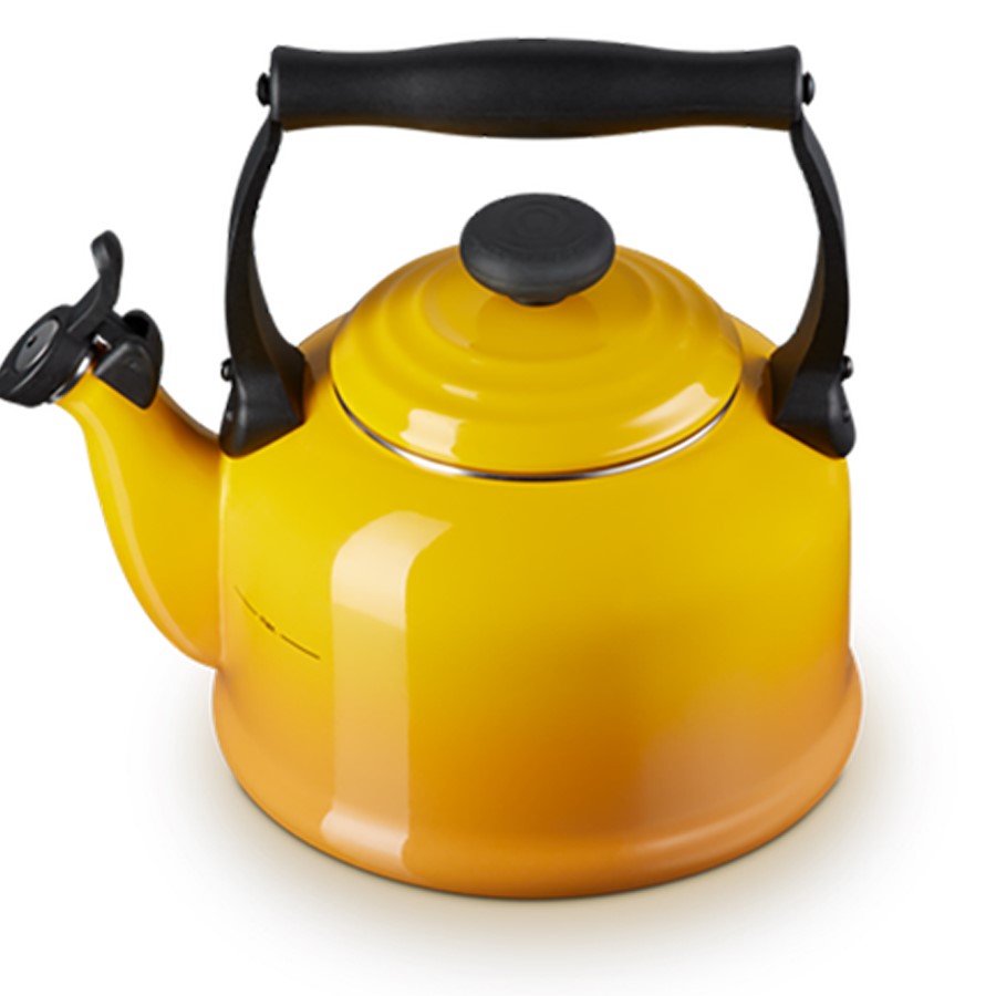 additioanl image for  Le Creuset Trad. Kettle Nectar 2.1 Litre 