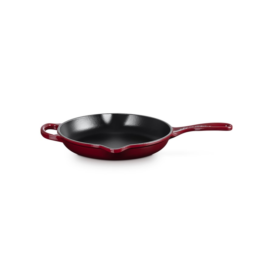 additioanl image for  Le Creuset Round Skillet Garnet 23 cm 
