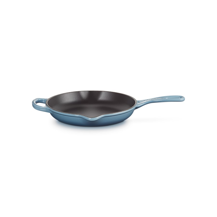 additioanl image for  Le Creuset Round Skillet Chambray 23 cm 